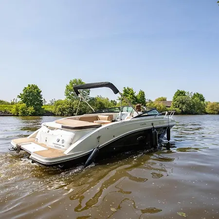 Båthotell Luxury Yacht *