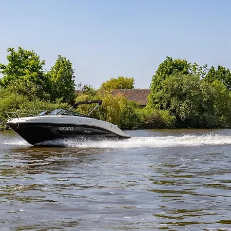 Luxury Yacht * Gent