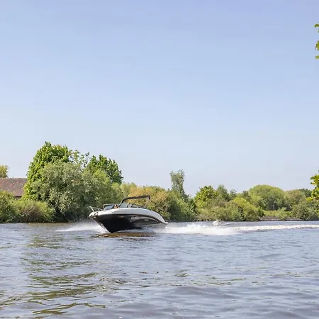 Botel Luxury Yacht