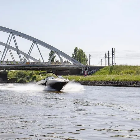 Luxury Yacht Botel *