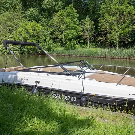Luxury Yacht Botel *