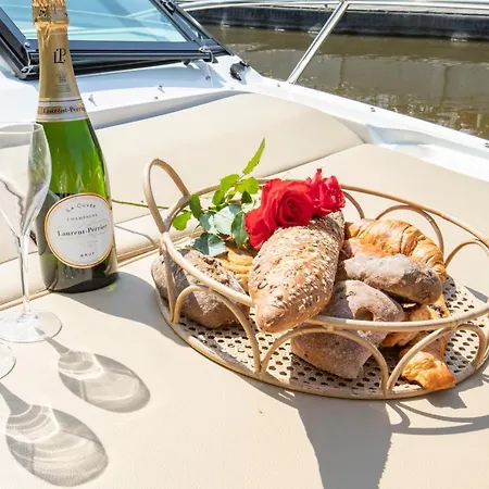 Botel Luxury Yacht