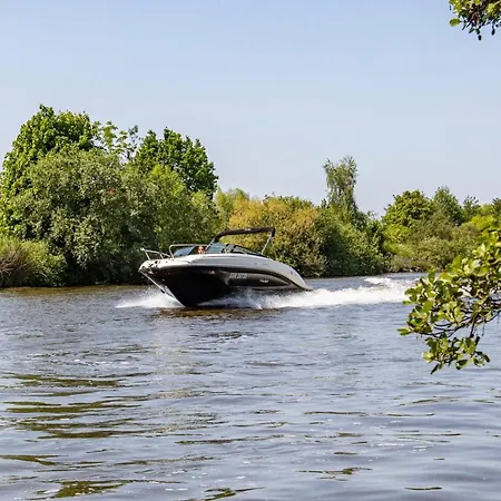 Luxury Yacht Botel *