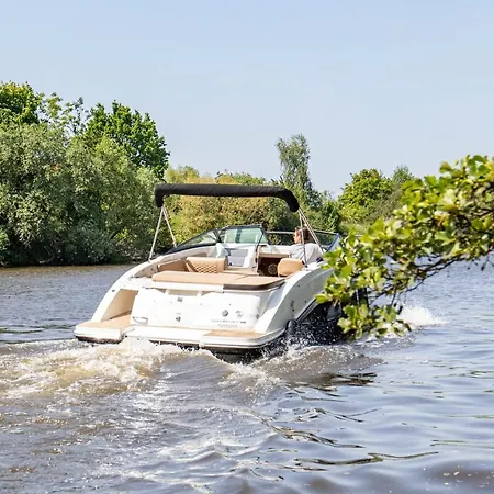 Luxury Yacht * Ghent