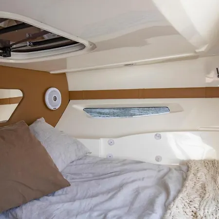 Bådhotel Luxury Yacht *