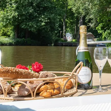 Luxury Yacht Bådhotel *