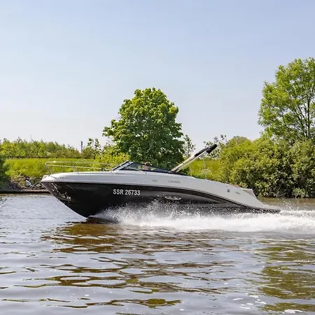 Bådhotel Luxury Yacht *